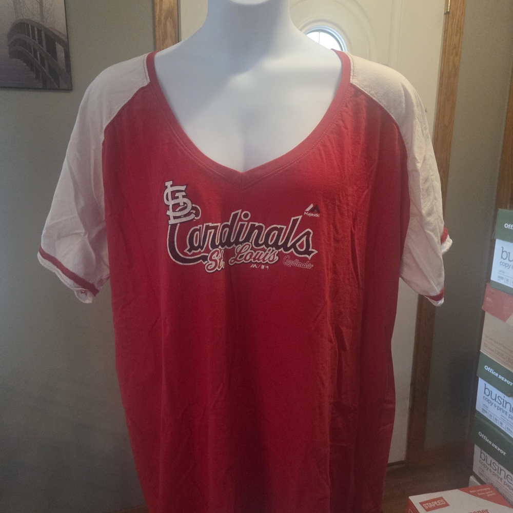 Majestic Red Fan Fashion T-Shirt